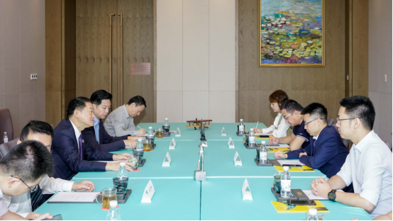 省尊龙集团党委书记、董事长任丁与腾讯“王者荣耀”CTO邓君、腾讯大成网总裁郑亮座谈交流